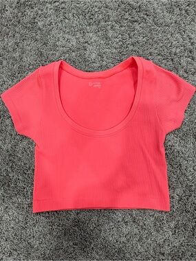 Offline Ribbed Scoop-Neck Crop Top in Pink
